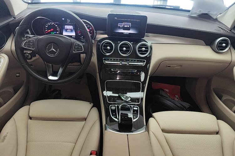 Used Mercedes-Benz GLC 2017 GLC 260 4MATIC Luxury Model Center Console