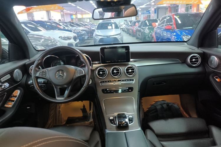 Used Mercedes-Benz GLC 2017 GLC 300 4MATIC Sport Edition Center Console