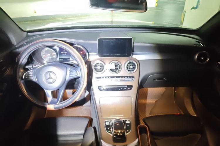Used Mercedes-Benz GLC 2017 GLC 300 4MATIC Sport Edition Center Console