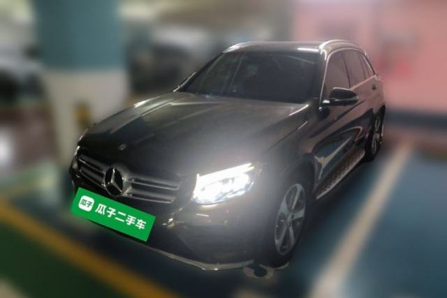Ojetý Mercedes-Benz GLC 2017 GLC 300 4MATIC Sport Edition