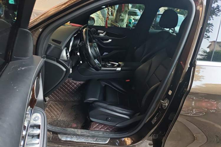 Used Mercedes-Benz GLC 2017 GLC 260 4MATIC Dynamic Edition Driver Seat