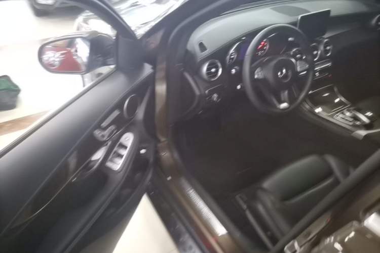 Used Mercedes-Benz GLC 2017 GLC 260 4MATIC Dynamic Edition Driver Seat