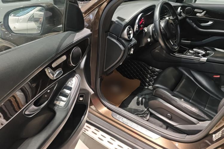 Used Mercedes-Benz GLC 2017 GLC 260 4MATIC Luxury Model Driver Seat