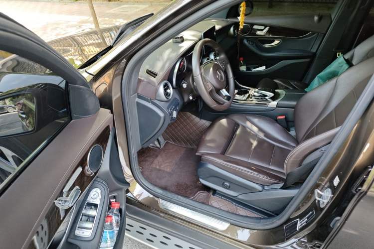 Used Mercedes-Benz GLC 2017 GLC 260 4MATIC Luxury Model Driver Seat