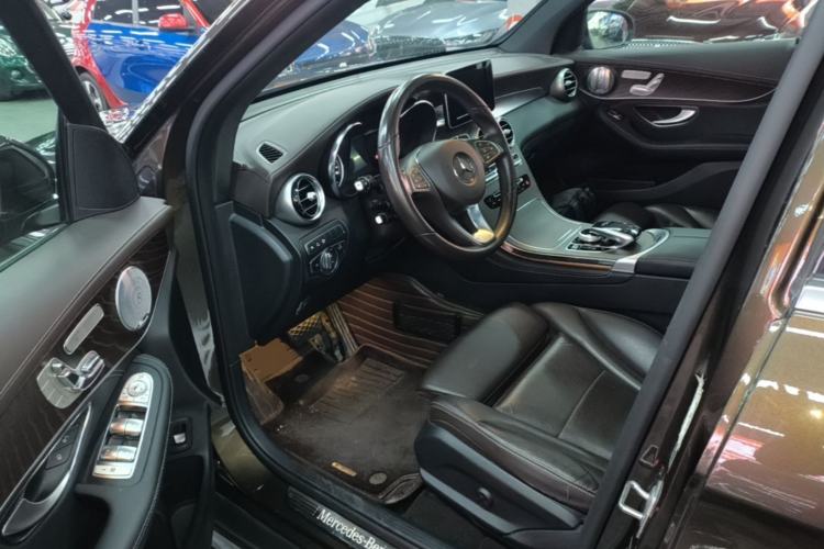 Used Mercedes-Benz GLC 2017 GLC 300 4MATIC Sport Edition Driver Seat