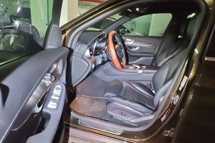 Used Mercedes-Benz GLC 2017 GLC 300 4MATIC Sport Edition Driver Seat