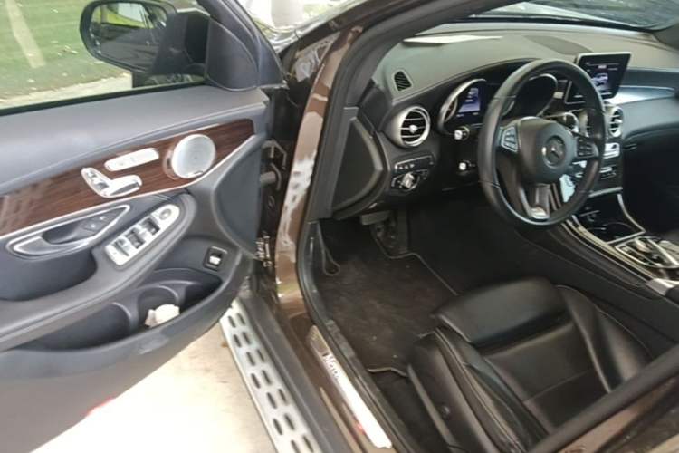 Used Mercedes-Benz GLC 2017 GLC 260 4MATIC Luxury Model Driver Seat