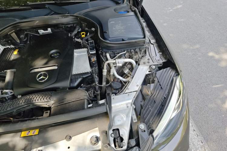 Used Mercedes-Benz GLC 2017 GLC 260 4MATIC Luxury Model Engine Bay Left