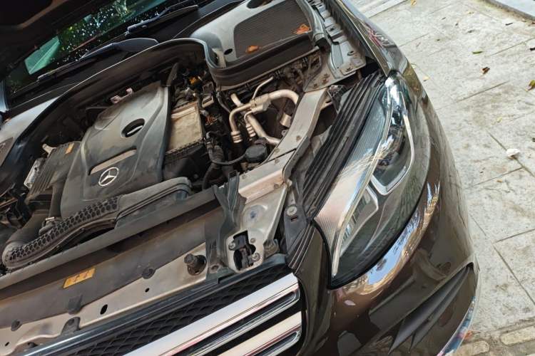 Used Mercedes-Benz GLC 2017 GLC 260 4MATIC Dynamic Edition Engine Bay Left