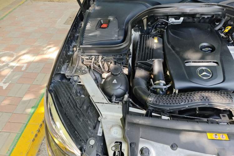 Used Mercedes-Benz GLC 2017 GLC 260 4MATIC Luxury Model Engine Bay Right