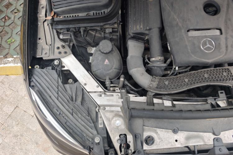 Used Mercedes-Benz GLC 2017 GLC 260 4MATIC Luxury Model Engine Bay Right