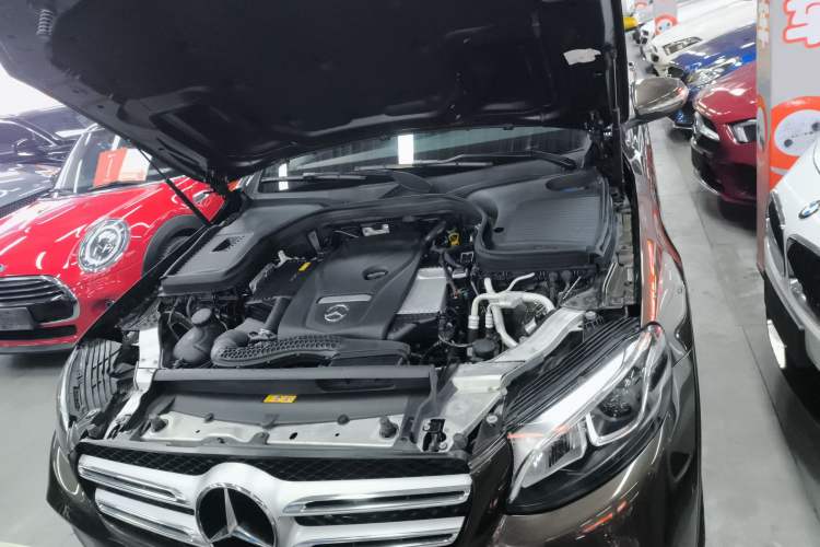 Used Mercedes-Benz GLC 2017 GLC 260 4MATIC Dynamic Edition Engine Bay