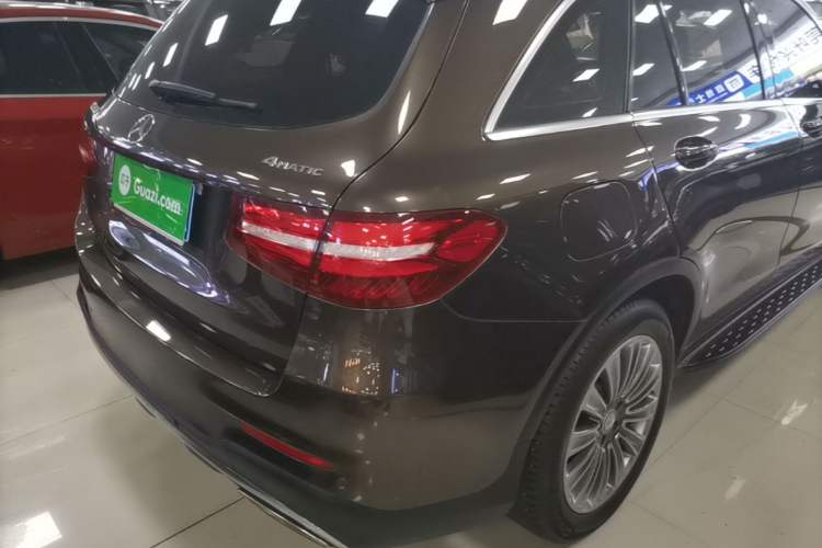 Used Mercedes-Benz GLC 2017 GLC 260 4MATIC Dynamic Edition Exterior 3