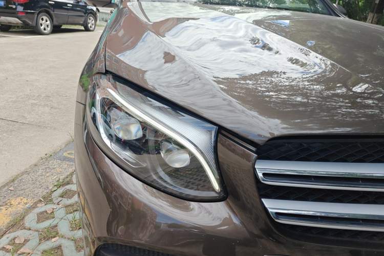 Used Mercedes-Benz GLC 2017 GLC 300 4MATIC Sport Edition Exterior 6