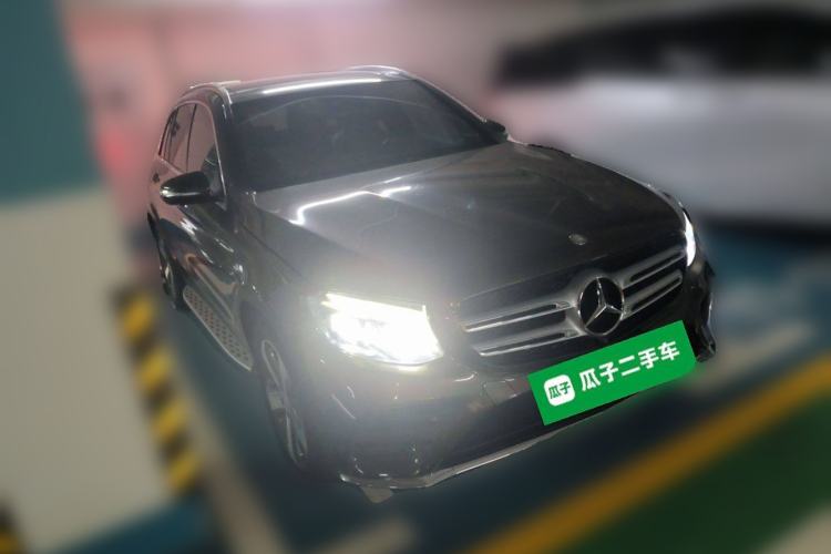 Used Mercedes-Benz GLC 2017 GLC 300 4MATIC Sport Edition Front Right 45 Deg