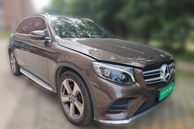 Used Mercedes-Benz GLC 2017 GLC 300 4MATIC Sport Edition Front Right 45 Deg