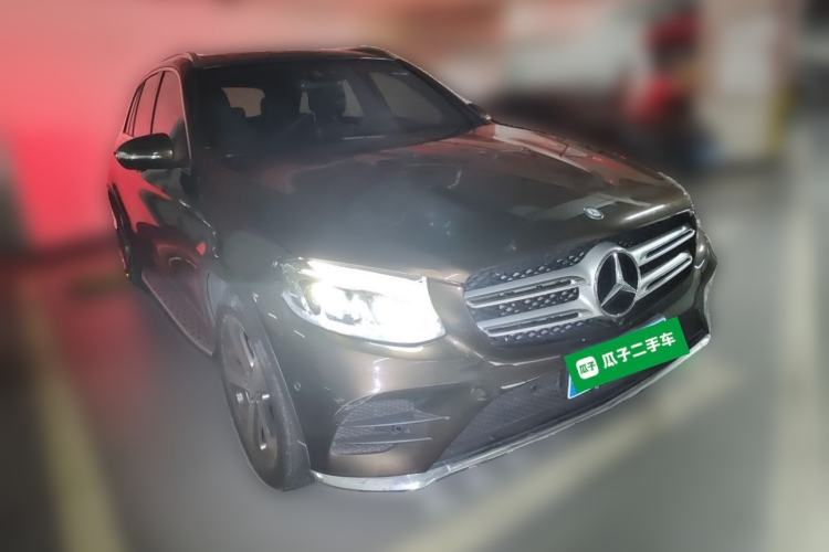Used Mercedes-Benz GLC 2017 GLC 300 4MATIC Sport Edition Front Right 45 Deg