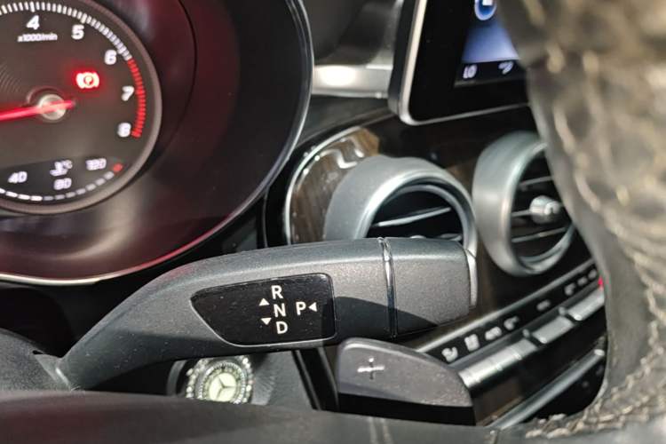 Used Mercedes-Benz GLC 2017 GLC 260 4MATIC Luxury Model Gear Lever