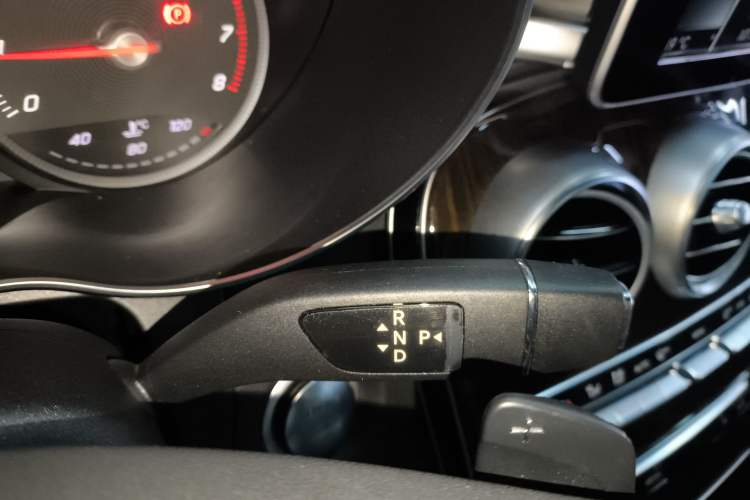 Used Mercedes-Benz GLC 2017 GLC 260 4MATIC Dynamic Edition Gear Lever