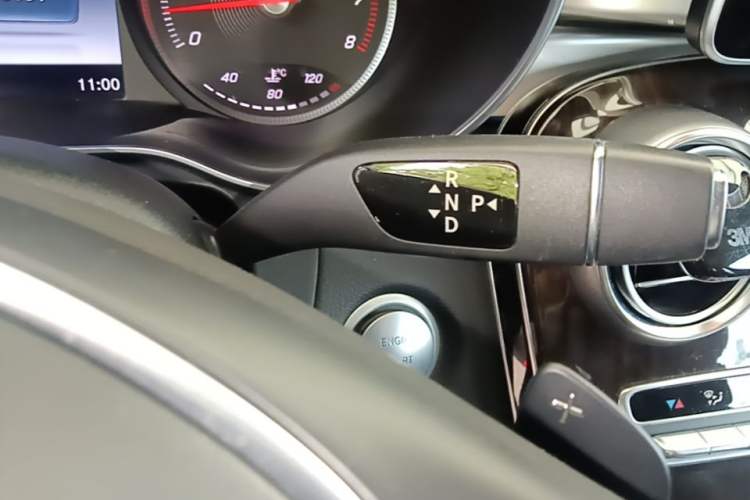 Used Mercedes-Benz GLC 2017 GLC 260 4MATIC Luxury Model Gear Lever