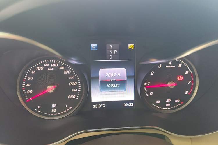 Used Mercedes-Benz GLC 2017 GLC 260 4MATIC Luxury Model Instrument Cluster