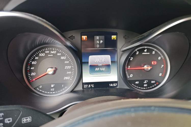 Used Mercedes-Benz GLC 2017 GLC 260 4MATIC Luxury Model Instrument Cluster