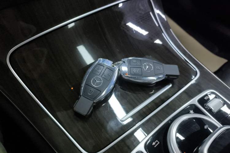 Used Mercedes-Benz GLC 2017 GLC 260 4MATIC Dynamic Edition Interior 1