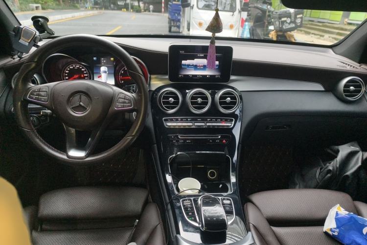 Used Mercedes-Benz GLC 2017 GLC 200 4MATIC Interior 2