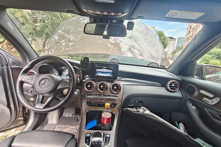 Used Mercedes-Benz GLC 2017 GLC 300 4MATIC Sport Edition Interior 2