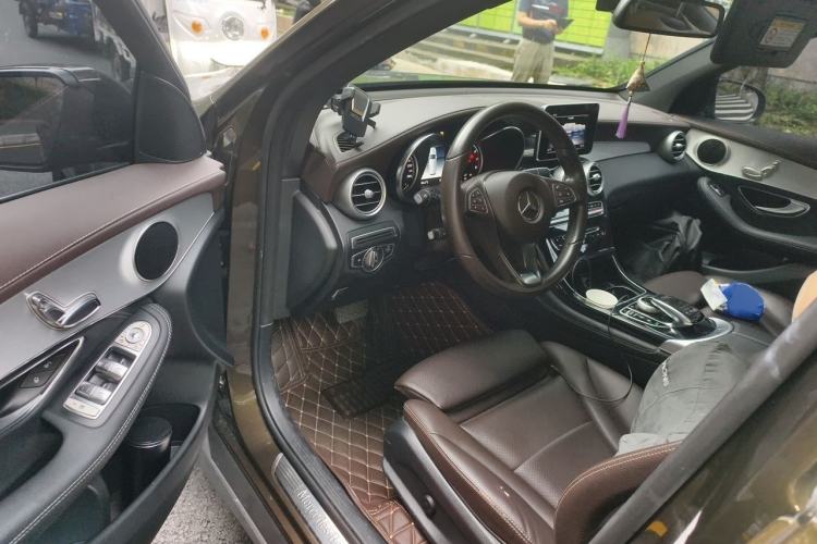 Used Mercedes-Benz GLC 2017 GLC 200 4MATIC Interior 3