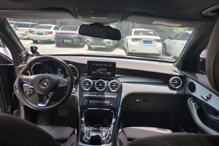 Used Mercedes-Benz GLC 2017 GLC 200 4MATIC Interior 5