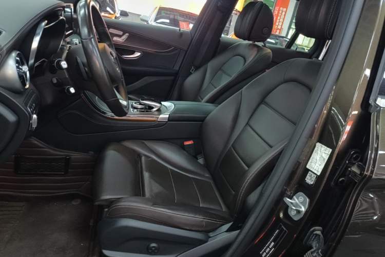 Used Mercedes-Benz GLC 2017 GLC 300 4MATIC Sport Edition Left Front Seat