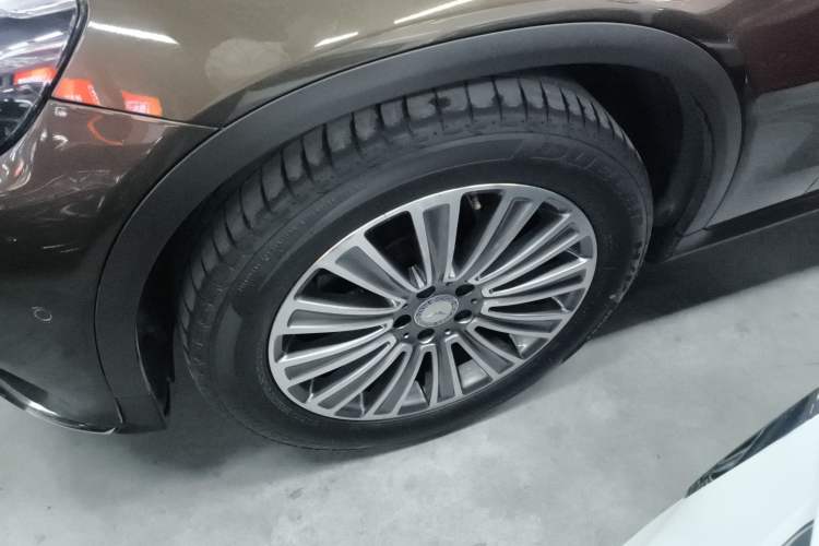 Used Mercedes-Benz GLC 2017 GLC 260 4MATIC Dynamic Edition Left Front Wheel Hub