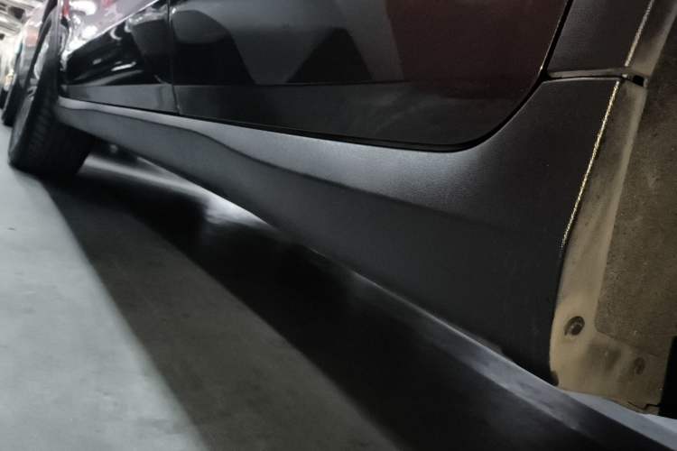 Used Mercedes-Benz GLC 2017 GLC 260 4MATIC Dynamic Edition Left Side Sill