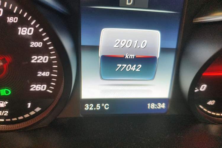 Used Mercedes-Benz GLC 2017 GLC 200 4MATIC Odometer Close Up