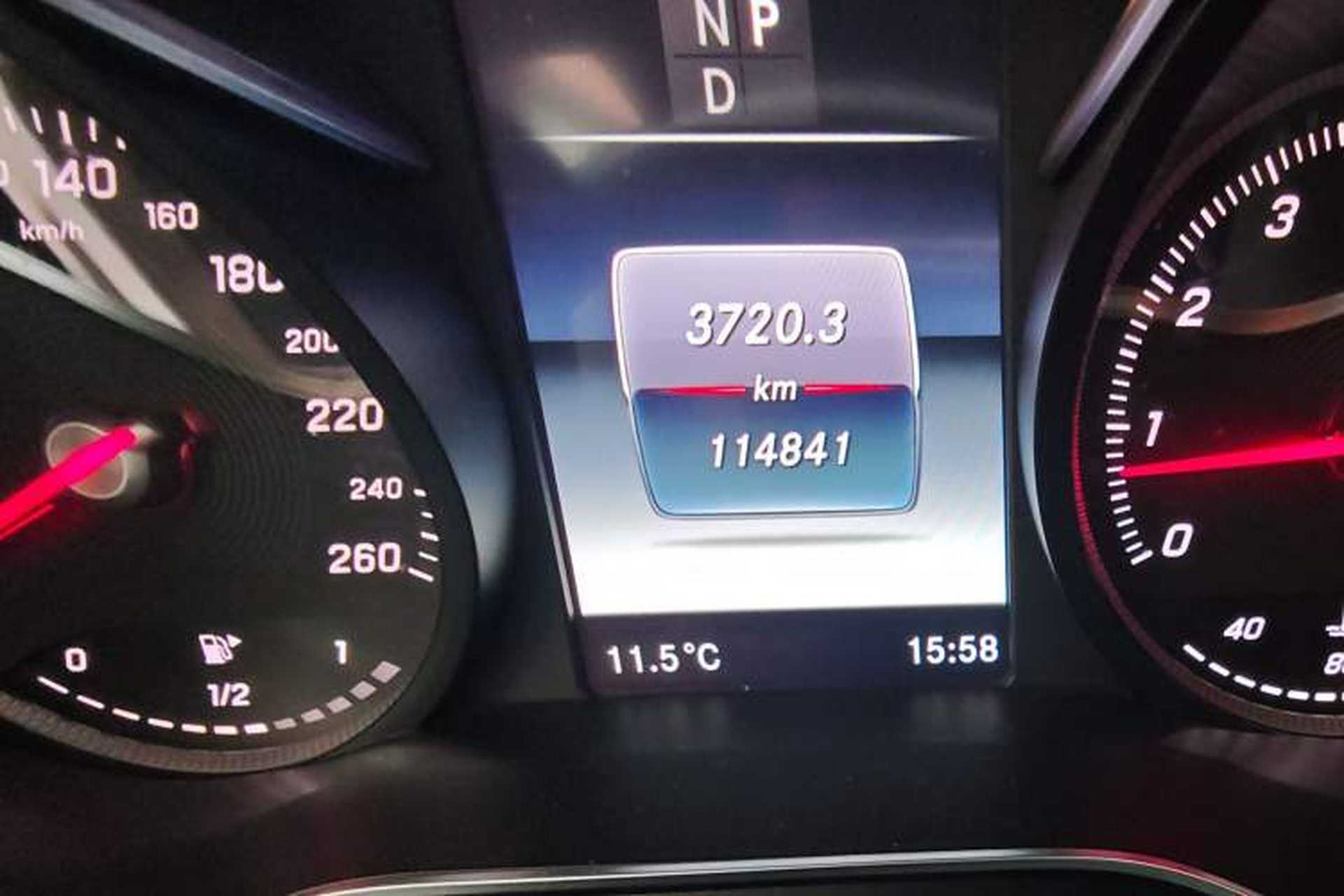 Used Mercedes-Benz GLC 2017 GLC 260 4MATIC Luxury Model Odometer Close Up