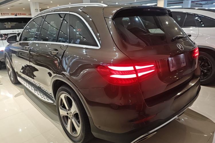 Used Mercedes-Benz GLC 2017 GLC 260 4MATIC Luxury Model Rear Left 45 Deg