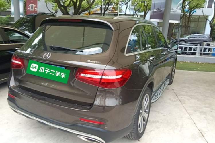 Used Mercedes-Benz GLC 2017 GLC 260 4MATIC Luxury Model Rear Right 45 Deg