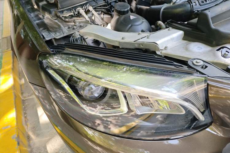 Used Mercedes-Benz GLC 2017 GLC 260 4MATIC Luxury Model Right Front Headlight