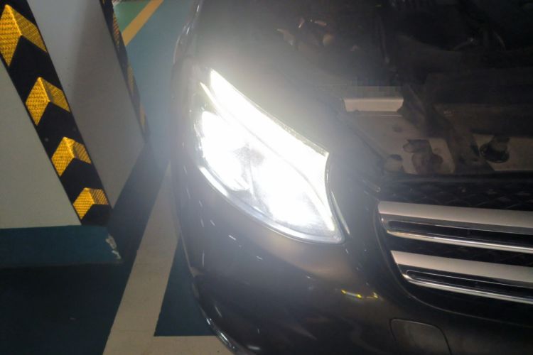 Used Mercedes-Benz GLC 2017 GLC 300 4MATIC Sport Edition Right Front Headlight