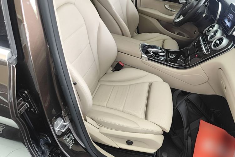 Used Mercedes-Benz GLC 2017 GLC 260 4MATIC Luxury Model Right Front Seat