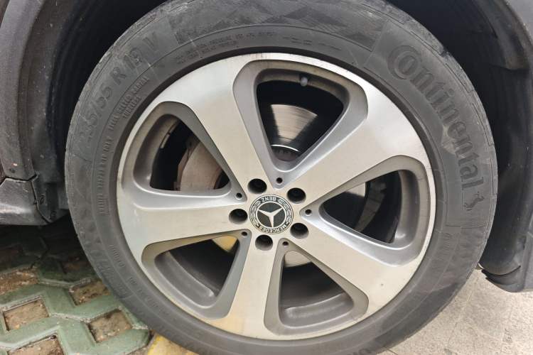 Used Mercedes-Benz GLC 2017 GLC 260 4MATIC Luxury Model Right Front Wheel Hub