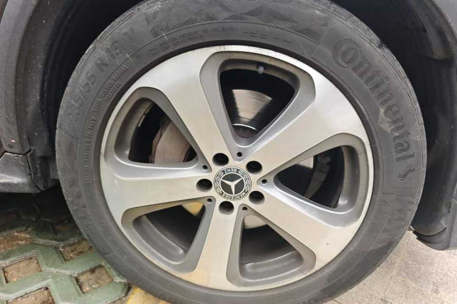 Used Mercedes-Benz GLC 2017 GLC 260 4MATIC Luxury Model Right Front Wheel Hub