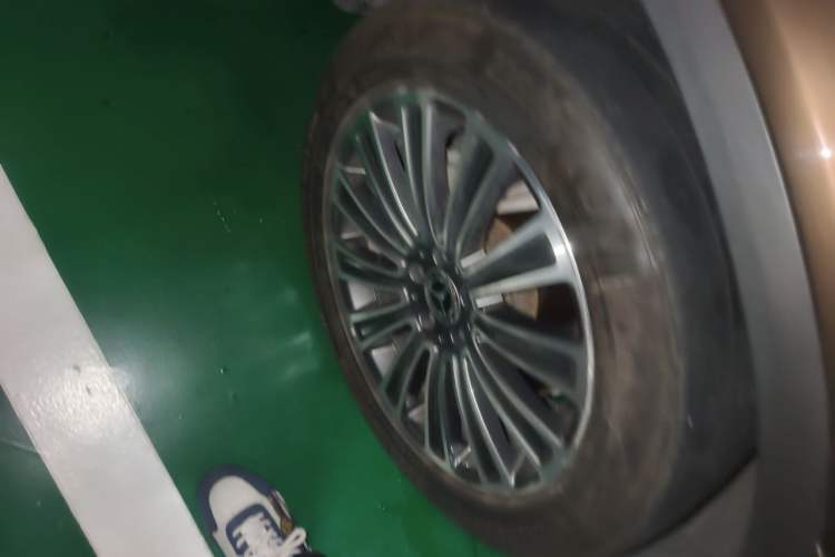 Used Mercedes-Benz GLC 2017 GLC 260 4MATIC Dynamic Edition Right Front Wheel Hub