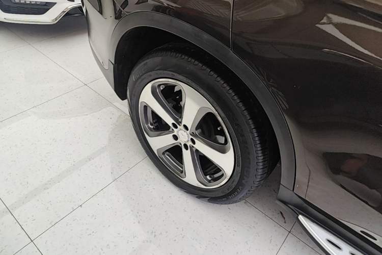 Used Mercedes-Benz GLC 2017 GLC 260 4MATIC Luxury Model Right Rear Wheel Hub