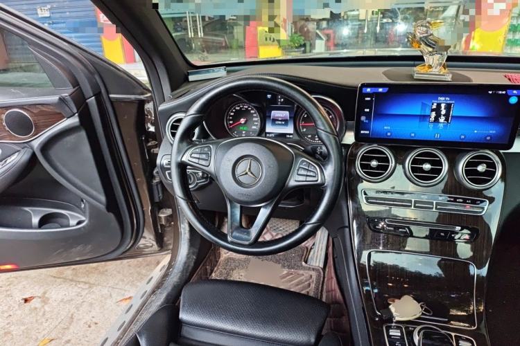 Used Mercedes-Benz GLC 2017 GLC 260 4MATIC Dynamic Edition Steering Wheel