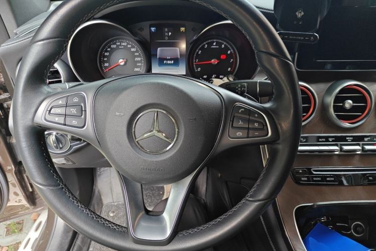 Used Mercedes-Benz GLC 2017 GLC 300 4MATIC Sport Edition Steering Wheel