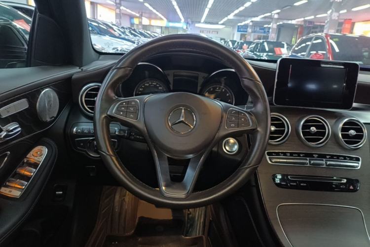 Used Mercedes-Benz GLC 2017 GLC 300 4MATIC Sport Edition Steering Wheel