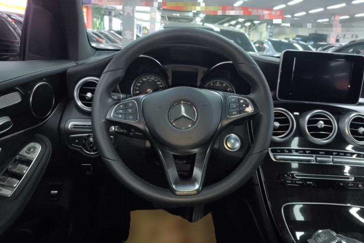 Used Mercedes-Benz GLC 2017 GLC 260 4MATIC Dynamic Edition Steering Wheel