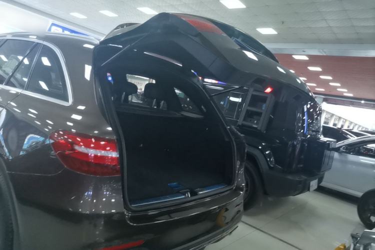 Used Mercedes-Benz GLC 2017 GLC 260 4MATIC Dynamic Edition Trunk